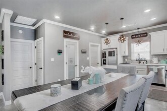 Building Photo - 1018 Chase St