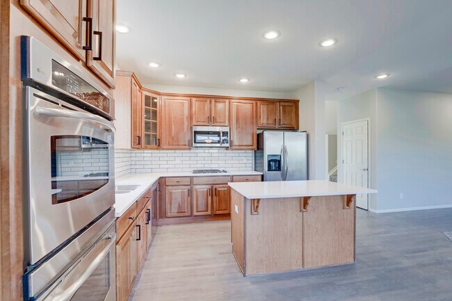 Building Photo - 6004 Nile Cir