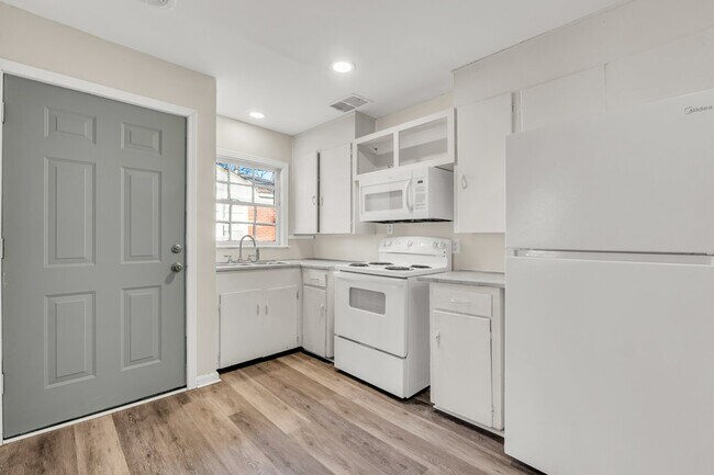 Foto del edificio - 403 E Jordan Ave