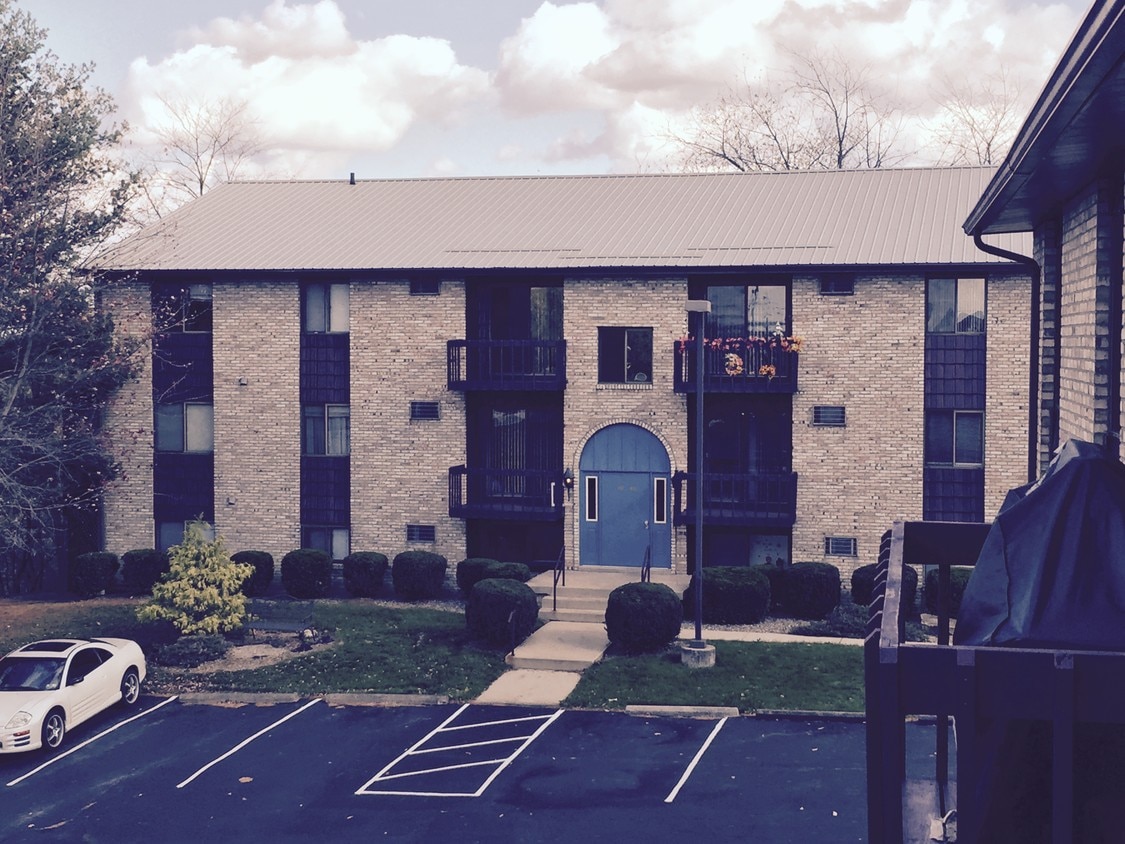 Primary Photo - Fernwood Terrace Apartments