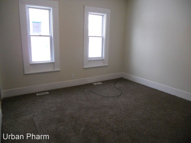 Building Photo - 3 br, 1.5 bath House - 922 Dayton SW