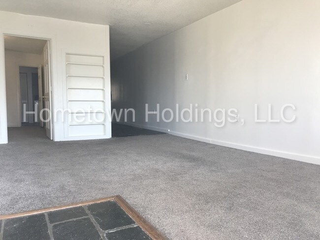 Building Photo - 111 Highland Ave SW