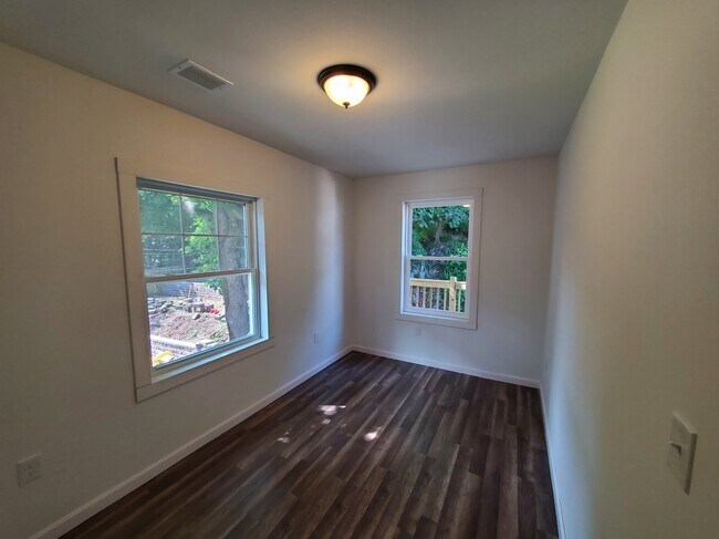 Building Photo - 297 Fellsway W