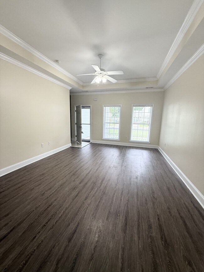 Building Photo - 4 Applemint Ln