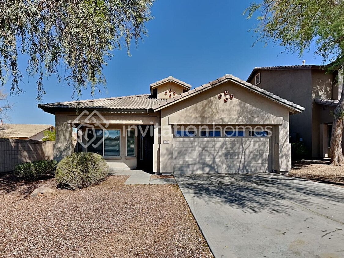 Foto principal - 109 N 118th Ln