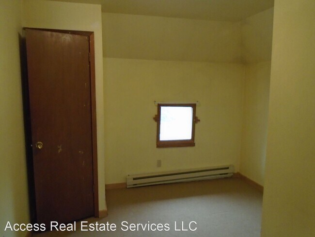 Building Photo - 2 br, 1 bath House - 421 Gladstone