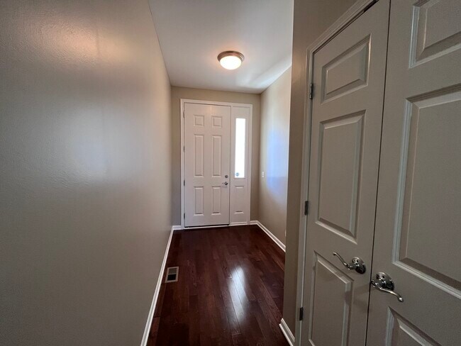 Building Photo - 6384 Cunningham Ct