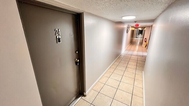 Foto del edificio - Cozy 3 Bd/2Ba Apartment in Commodore Place...