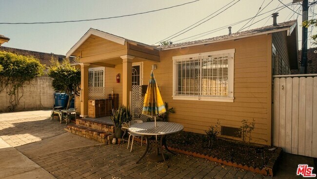 Foto del edificio - 1849 S Wilton Pl
