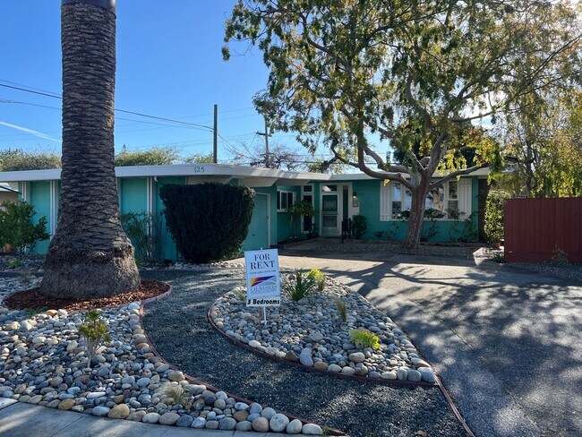 Photo - Charming, Well Maintained Home in the Mont...