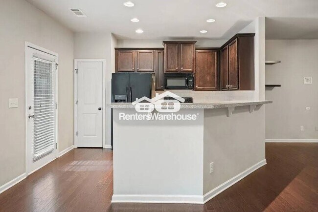 Foto del edificio - 570 Oakside Pl