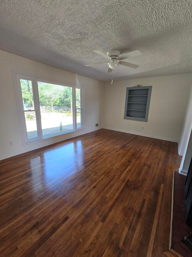 Foto del edificio - 445 Gilbert St SE