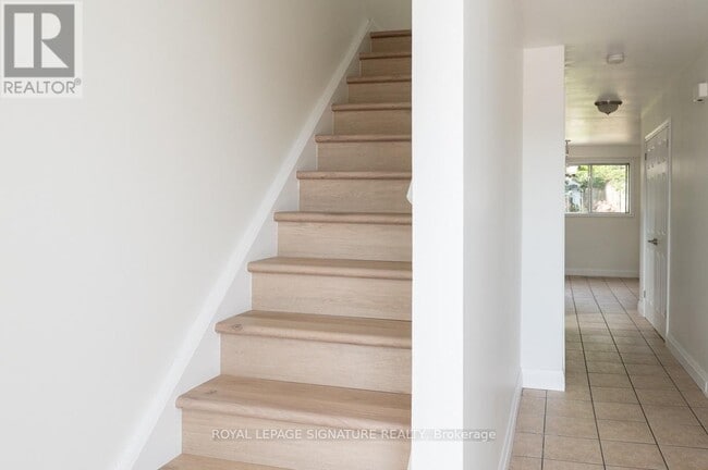 Building Photo - 515 Ettridge Ct