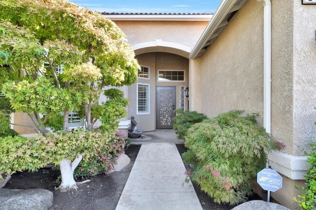 Building Photo - 2157 S Eddy Ave