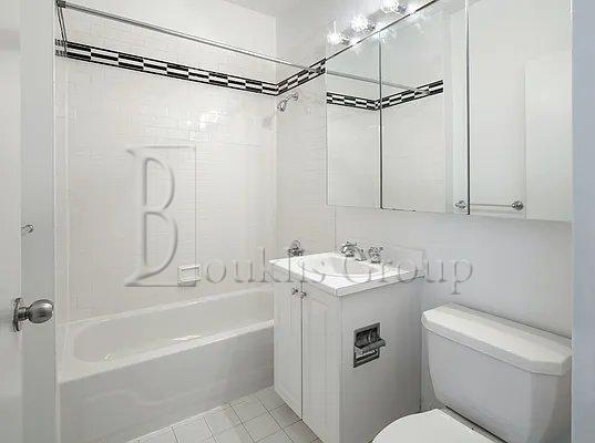 Building Photo - 4 bedroom in NEW YORK NY 10006