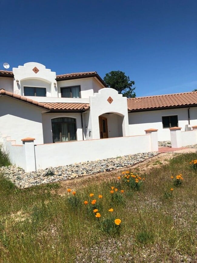 Building Photo - 3 br, 3 bath House - 5580 Linne Road