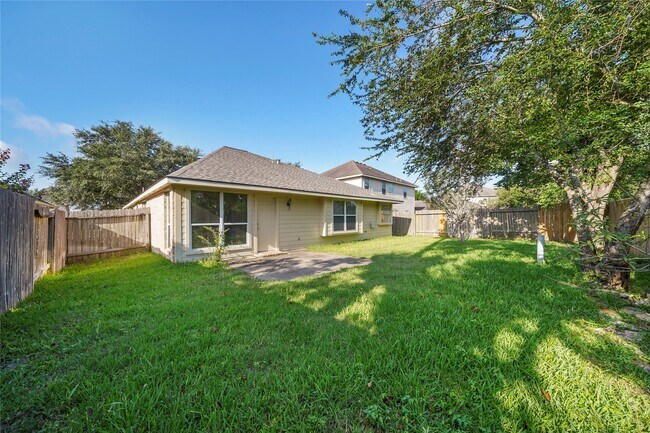 Foto del edificio - 20410 Pomegranate Ln