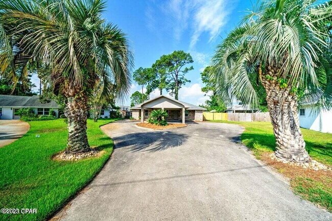 Foto del edificio - Woodlawn is one of the area's most sought after communities
