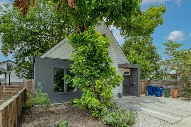 Building Photo - 4814 Harmon Ave