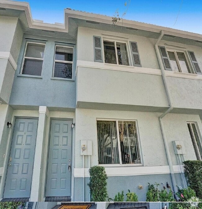 Building Photo - 3520 Oleander Terrace
