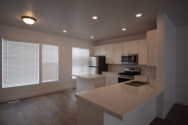 Foto del edificio - Charming 3 Bed 2.5 Bath Townhome in Murray!!!