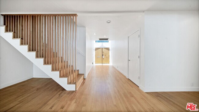 Building Photo - 539 Levering Ave