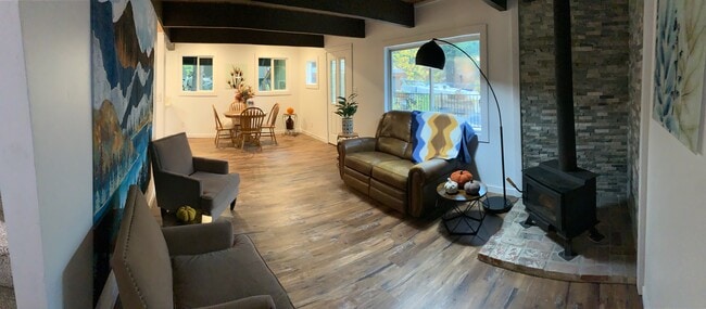 Foto del edificio - 2161 Pinewood Dr