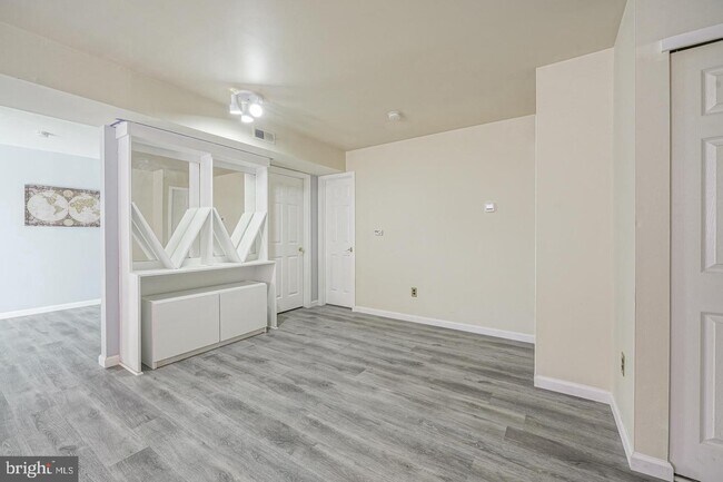 Building Photo - 5001 Tracy Ct