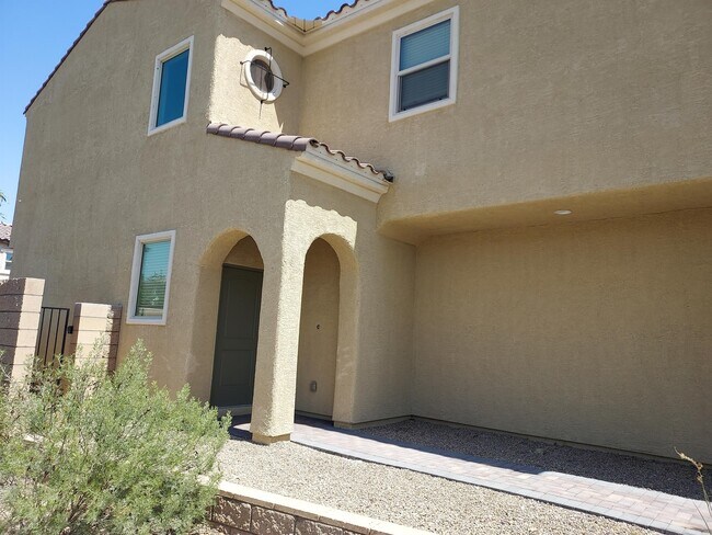 Foto del edificio - 138 Elm Reed Ave