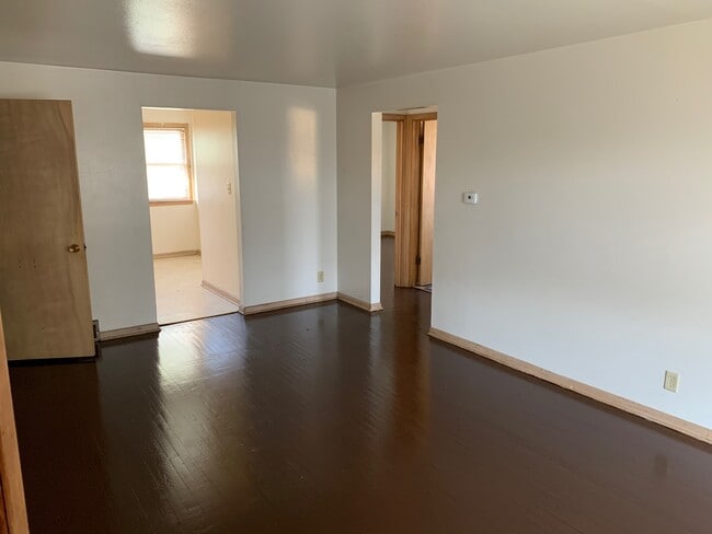 Building Photo - 9015 W Bender Ave