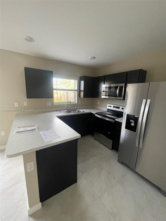 Foto del edificio - 392 NE 5th Pl