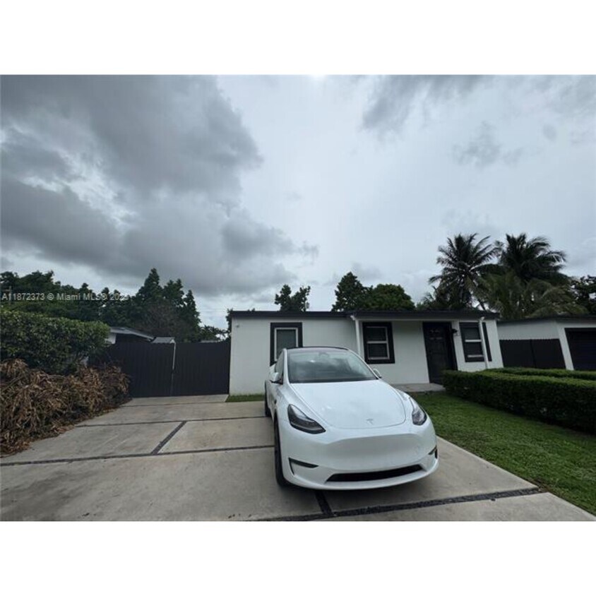 Foto principal - 4910 SW 98th Avenue Rd