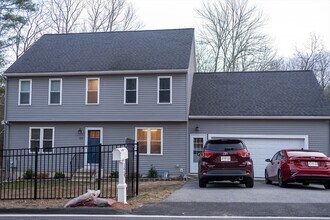 Building Photo - 129 Quinapoxet St