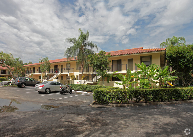 Building Photo - The Oakwood Apartments