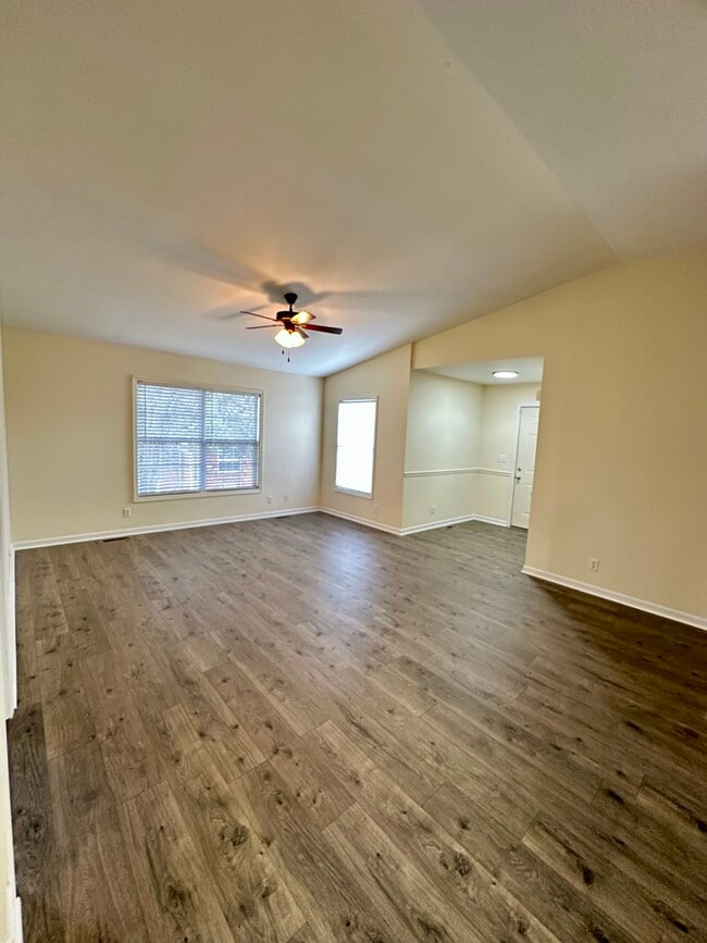 Living - 1620 Ridgecrest Dr