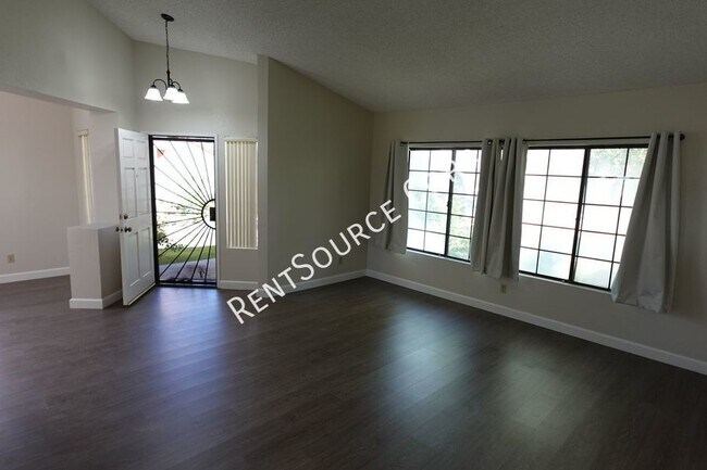 Foto del edificio - 3 Bedroom 2 Bathroom Single Story home for...
