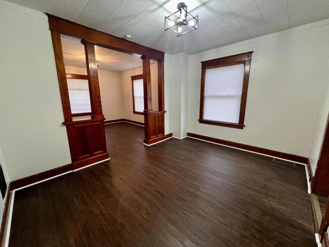 Building Photo - 301 Folts St