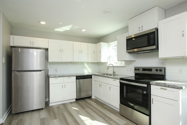 Foto del edificio - 5709 Breland St
