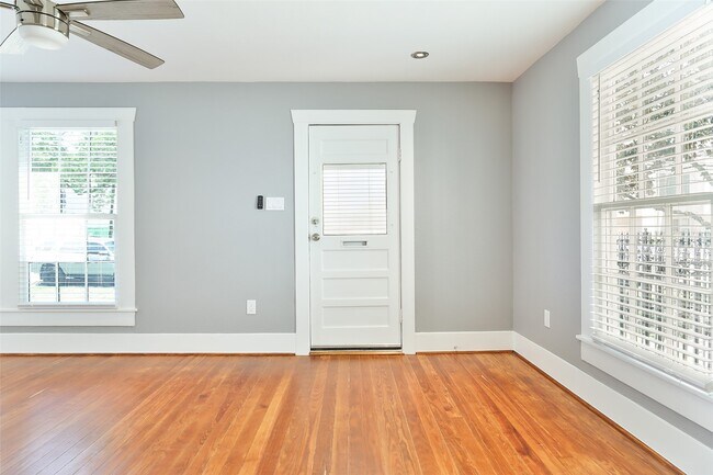 Building Photo - 1204 Birdsall St