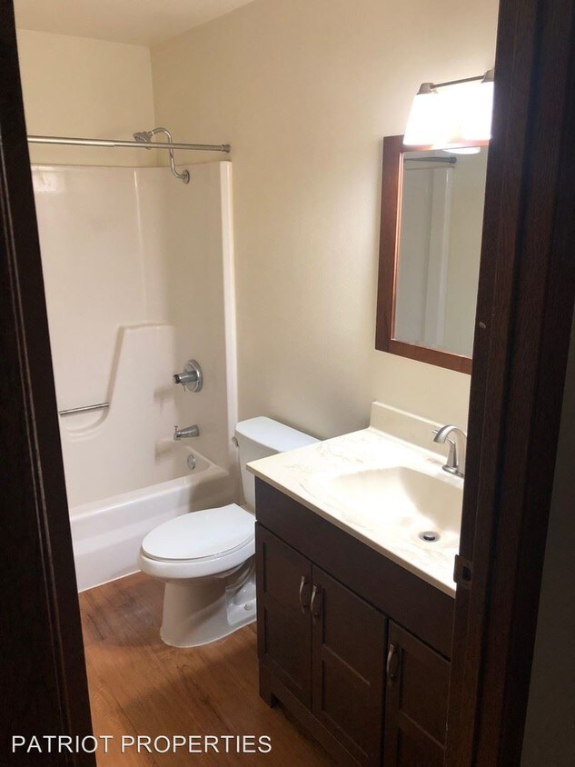 Building Photo - 1420 Draper St