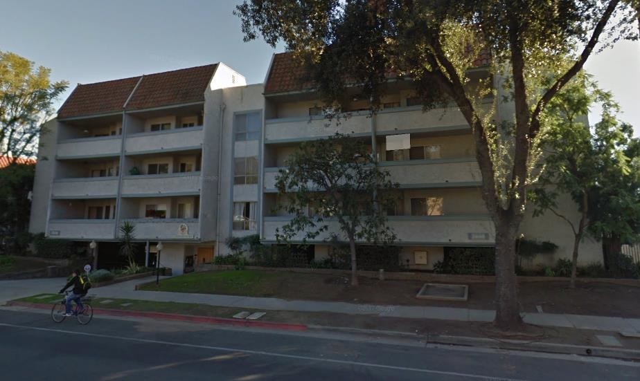 Primary Photo - 2444 E Del Mar Blvd