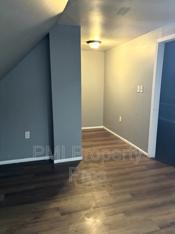 Building Photo - 1516 S Union St