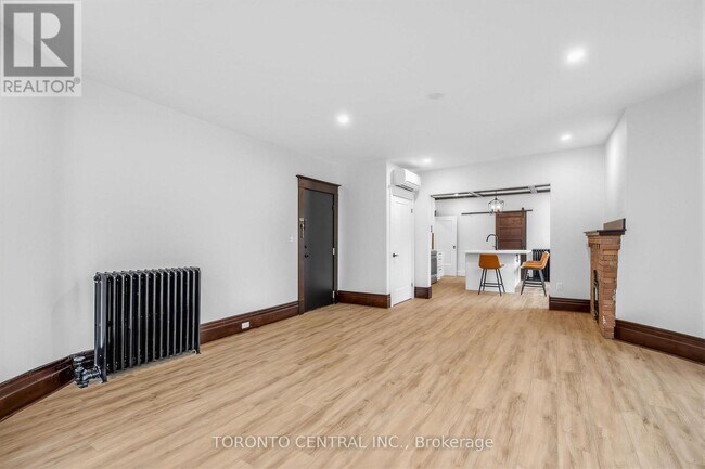 Building Photo - 171 Parkside Dr