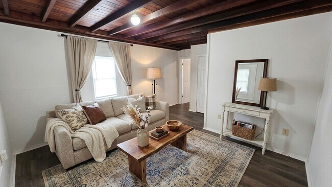 Foto del edificio - Newly Remodeled.