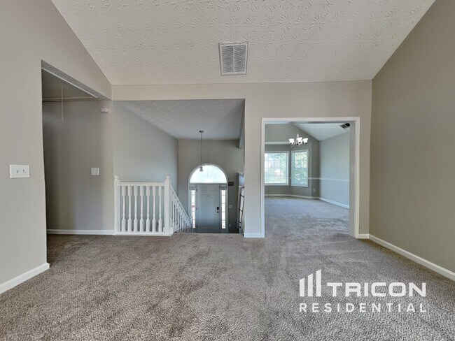 Foto del edificio - 7684 Pond View Ln