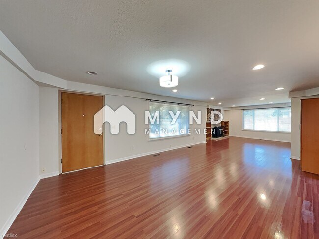 Foto del edificio - 3 br, 2 bath House - 5527 116th Ave NE