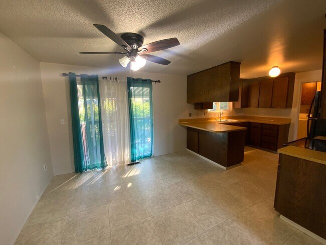 Foto del edificio - Spacious 4-bedroom Home in Lakewood!