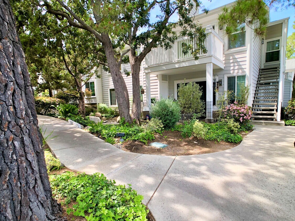 Primary Photo - 1227 W Capitol Dr