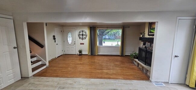 Building Photo - 1045 Oxford Ct
