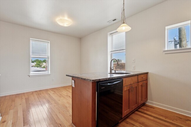 Foto del edificio - 2128 N 17th St